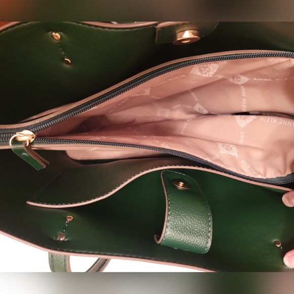 Purse - Picture 3 of 4